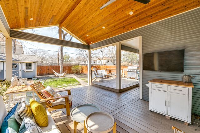 341 S Edgefield Avenue, Dallas, TX 75208