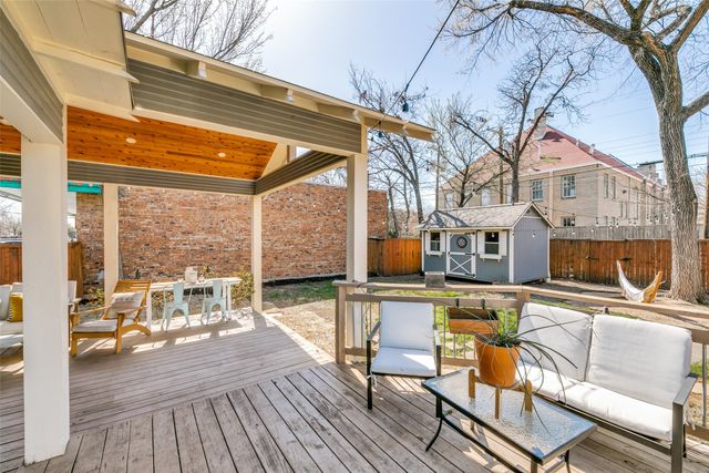 341 S Edgefield Avenue, Dallas, TX 75208