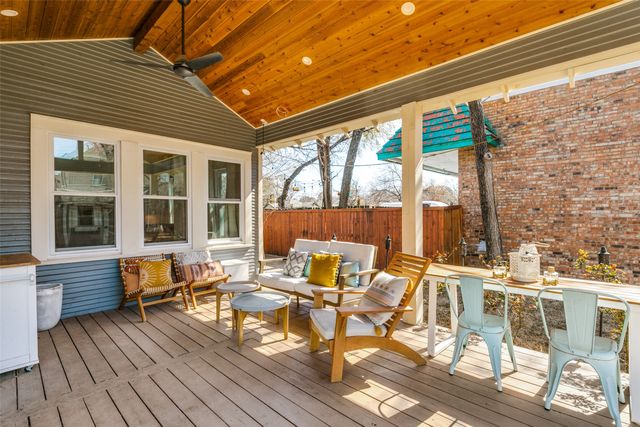 341 S Edgefield Avenue, Dallas, TX 75208