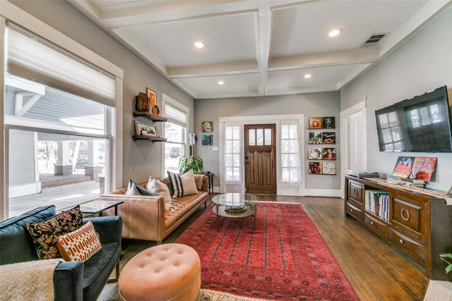 341 S Edgefield Avenue, Dallas, TX 75208