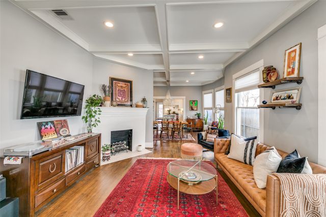 341 S Edgefield Avenue, Dallas, TX 75208