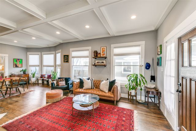 341 S Edgefield Avenue, Dallas, TX 75208