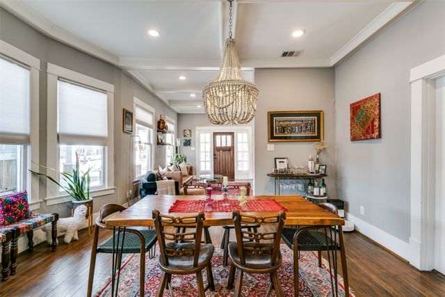 341 S Edgefield Avenue, Dallas, TX 75208