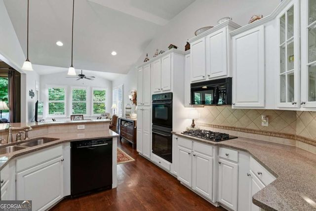 7422 Brookstone Circle, Flowery Branch, GA 30542