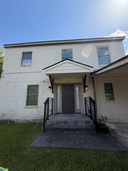4630 Woodside Street 1, Houston, TX 77023