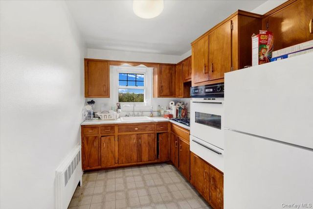 1879 Crompond Road G-10, Peekskill, NY 10566