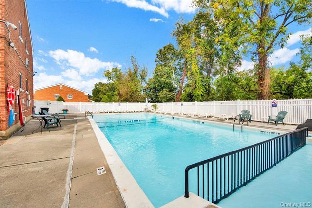 1879 Crompond Road G-10, Peekskill, NY 10566