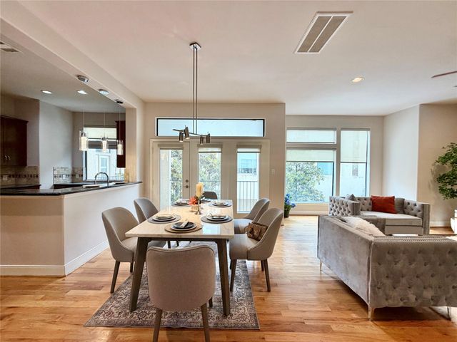 1910 Woodbury Street, Houston, TX 77030