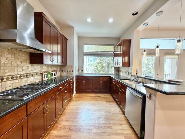 1910 Woodbury Street, Houston, TX 77030