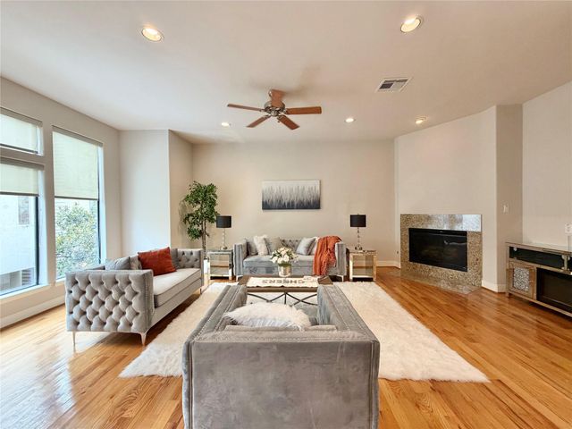 1910 Woodbury Street, Houston, TX 77030