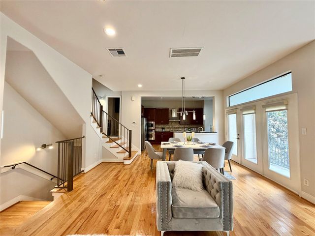 1910 Woodbury Street, Houston, TX 77030