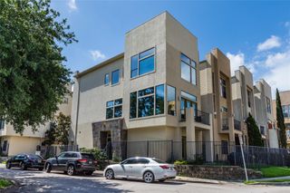 1910 Woodbury Street, Houston, TX 77030