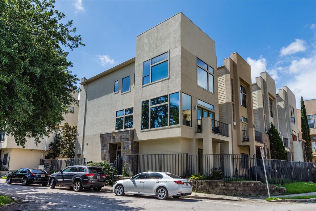 1910 Woodbury Street, Houston, TX 77030
