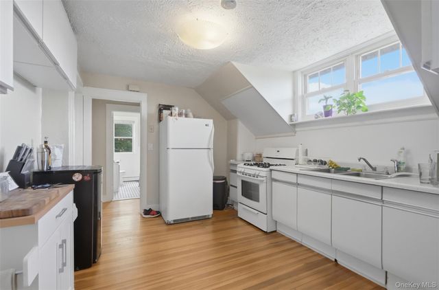 60 W Center Street, Beacon, NY 12508