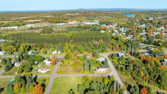 57225 Third Street, Calumet, MI 49913