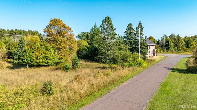 57225 Third Street, Calumet, MI 49913