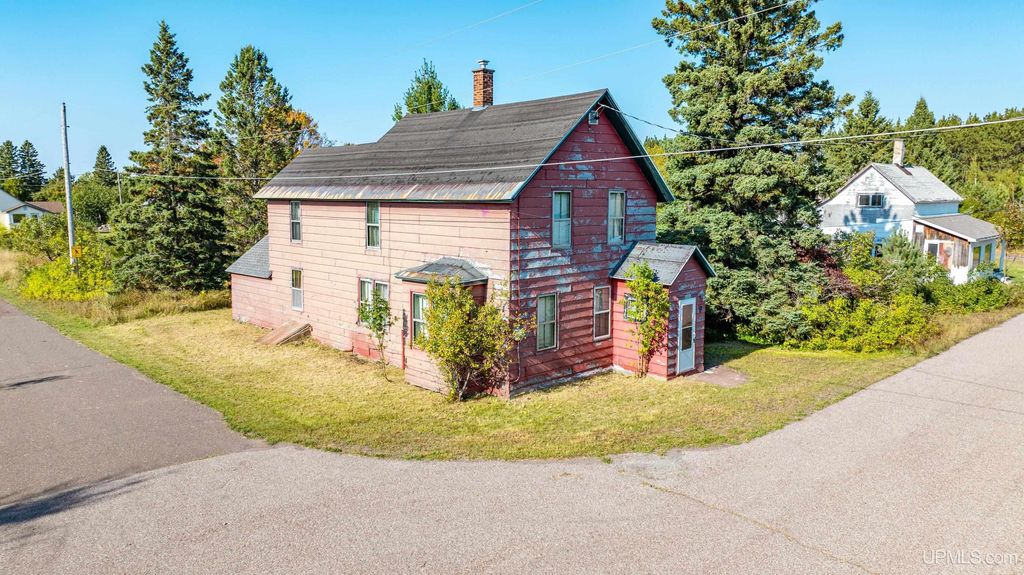 57225 Third Street, Calumet, MI 49913