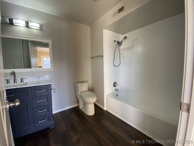 9107 S 69th East Place, Tulsa, OK 74133