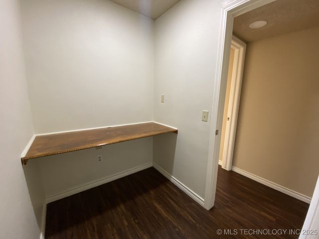 9107 S 69th East Place, Tulsa, OK 74133