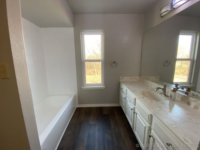 9107 S 69th East Place, Tulsa, OK 74133