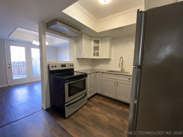 9107 S 69th East Place, Tulsa, OK 74133