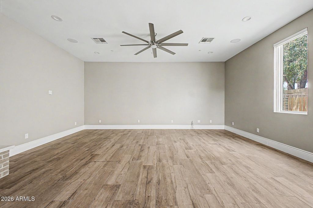 Image 13 of property listing at 7309 E ROVEY Avenue, Scottsdale, AZ 85250