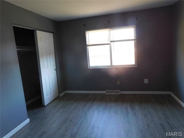 1650 S 5th C, St Charles, MO 63303