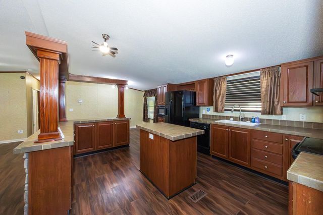 199 Myrtle Dr, Lockport, LA 70374