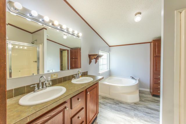 199 Myrtle Dr, Lockport, LA 70374