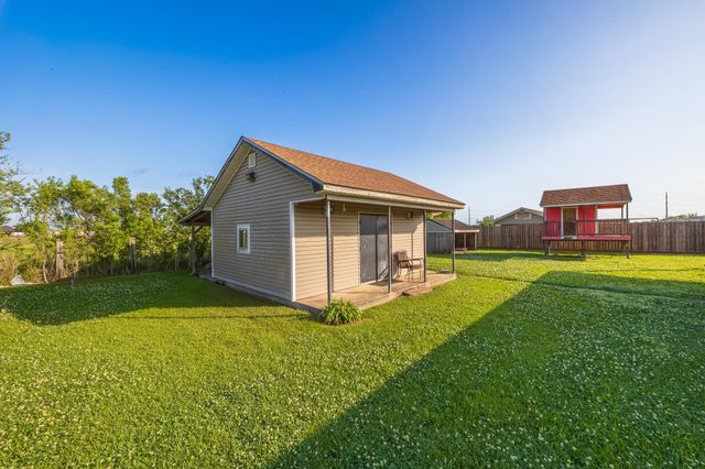 199 Myrtle Dr, Lockport, LA 70374