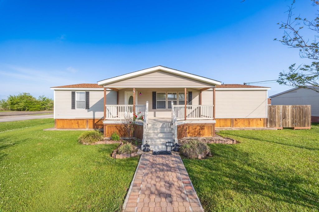 199 Myrtle Dr, Lockport, LA 70374