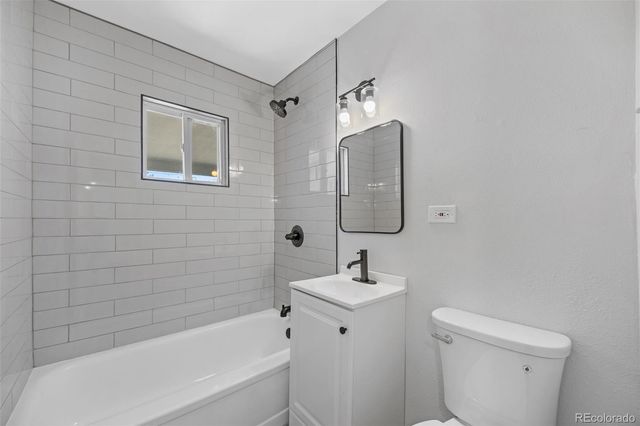 2355 W Hillside Avenue, Englewood, CO 80110