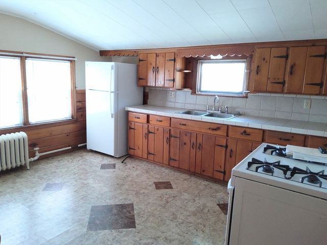 32-34 Elm St, Shrewsbury, MA 01545