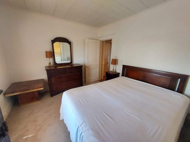 32-34 Elm St, Shrewsbury, MA 01545