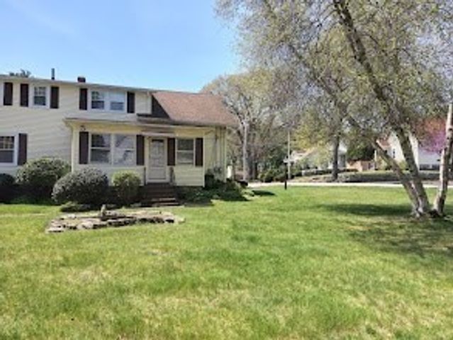 32-34 Elm St, Shrewsbury, MA 01545