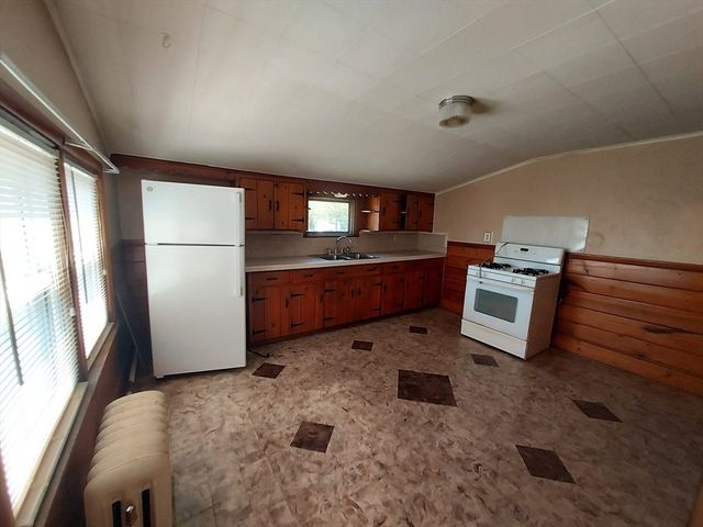 32-34 Elm St, Shrewsbury, MA 01545