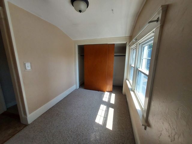 32-34 Elm St, Shrewsbury, MA 01545