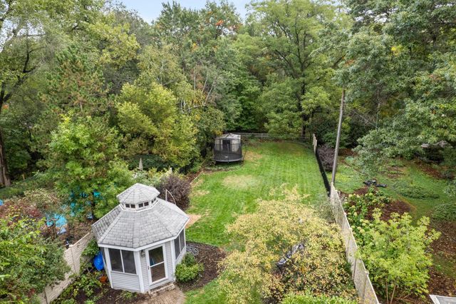 1464 Victoria Street N, Saint Paul, MN 55117