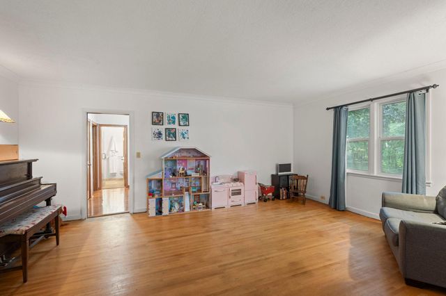 1464 Victoria Street N, Saint Paul, MN 55117