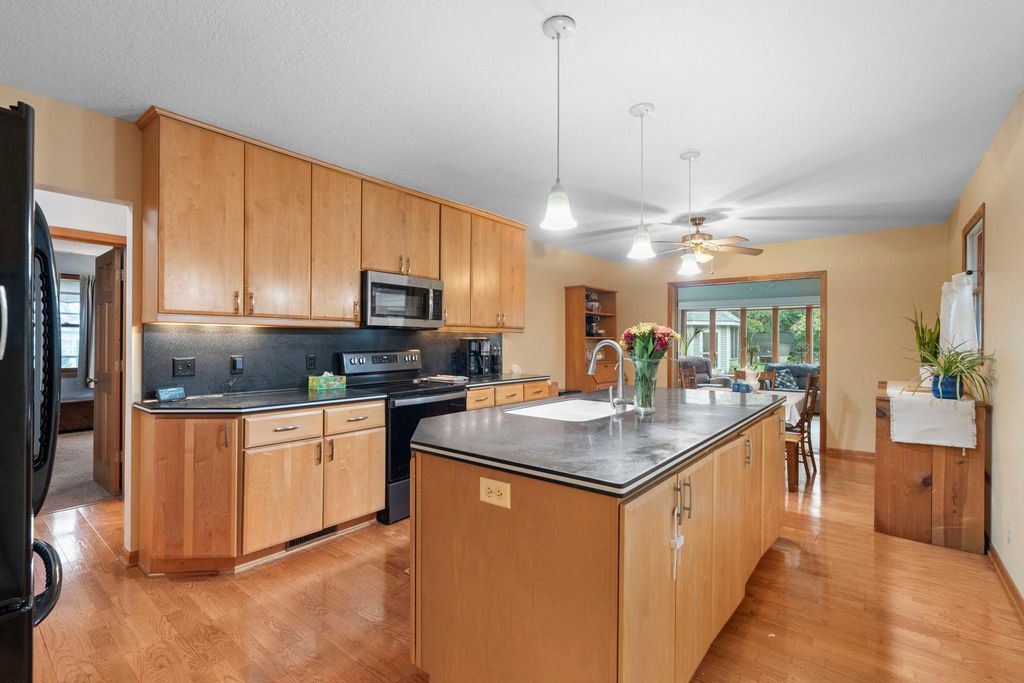 1464 Victoria Street N, Saint Paul, MN 55117 — photo 4