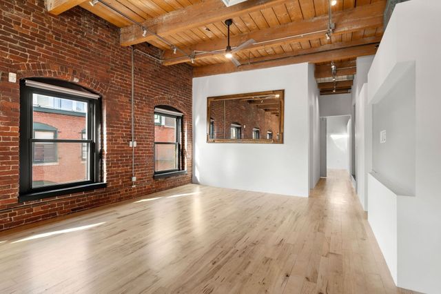21 Wormwood St 623, Boston, MA 02210