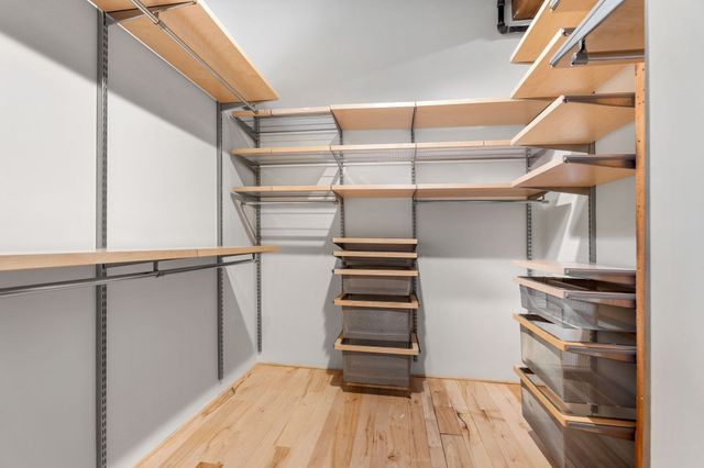 21 Wormwood St 623, Boston, MA 02210