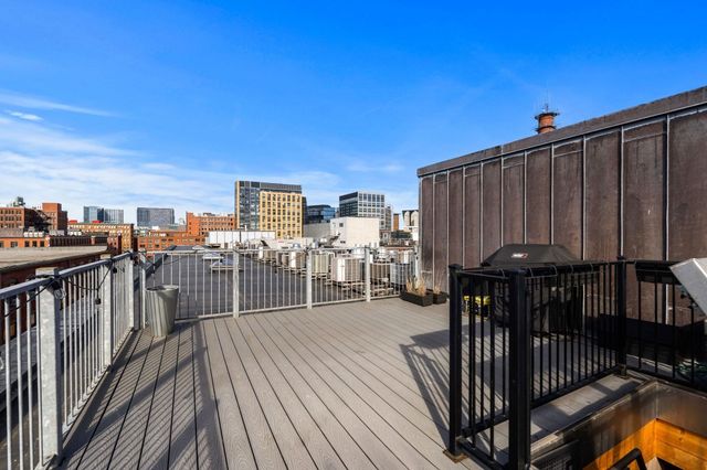21 Wormwood St 623, Boston, MA 02210