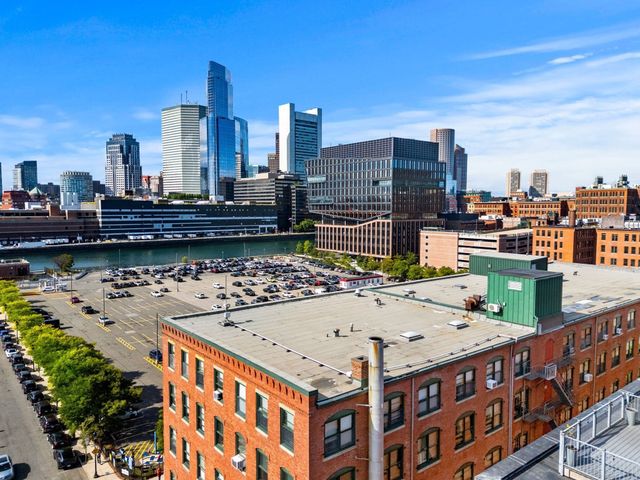 21 Wormwood St 623, Boston, MA 02210