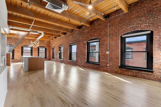 21 Wormwood St 623, Boston, MA 02210