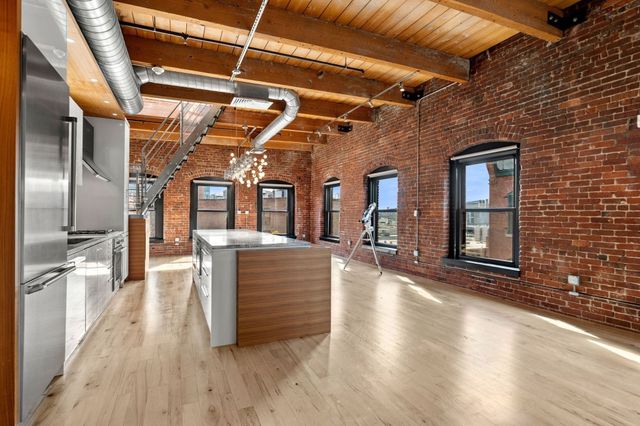 21 Wormwood St 623, Boston, MA 02210