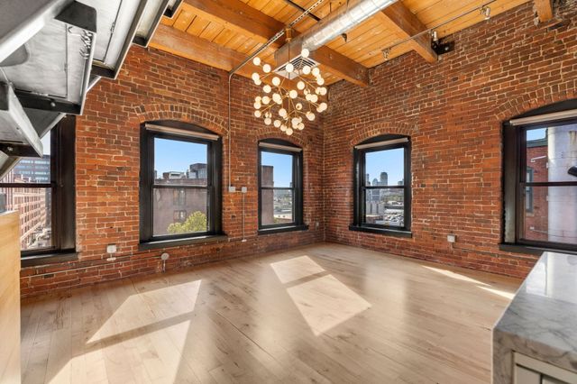 21 Wormwood St 623, Boston, MA 02210
