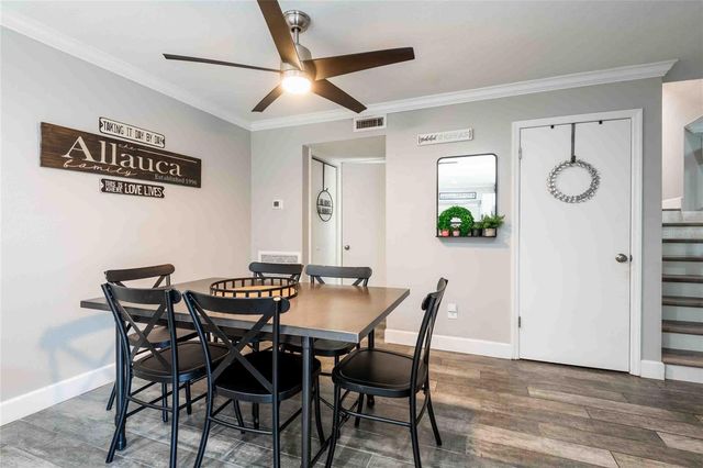 15307 W POND WOODS DRIVE 301, Tampa, FL 33618