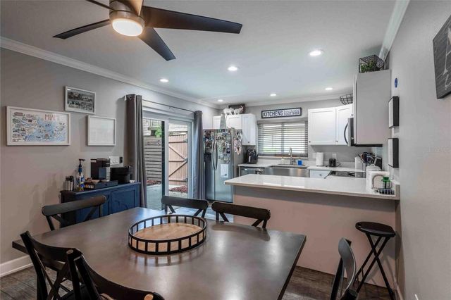 15307 W POND WOODS DRIVE 301, Tampa, FL 33618