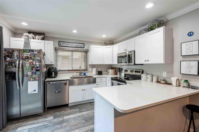 15307 W POND WOODS DRIVE 301, Tampa, FL 33618